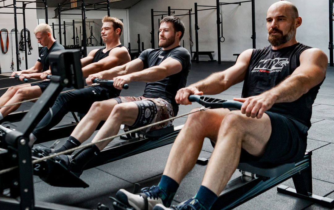 4 Männer beim Hyrox training im MPC Gym Aachen